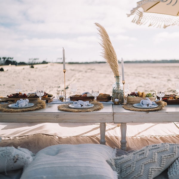 Catering de Maximo Grupo preparado en una zona de playa